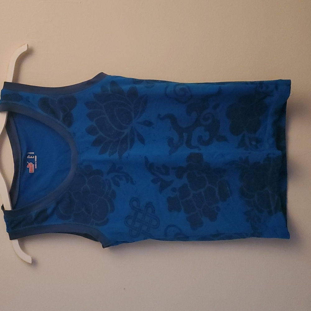 PUMA scoop neck workout tank top, size large
